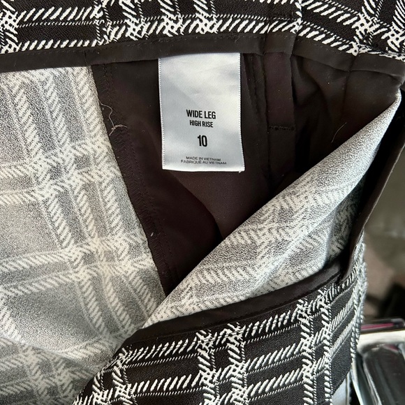 Express Black and White Plaid Trousers size 10 - Picture 2 of 6